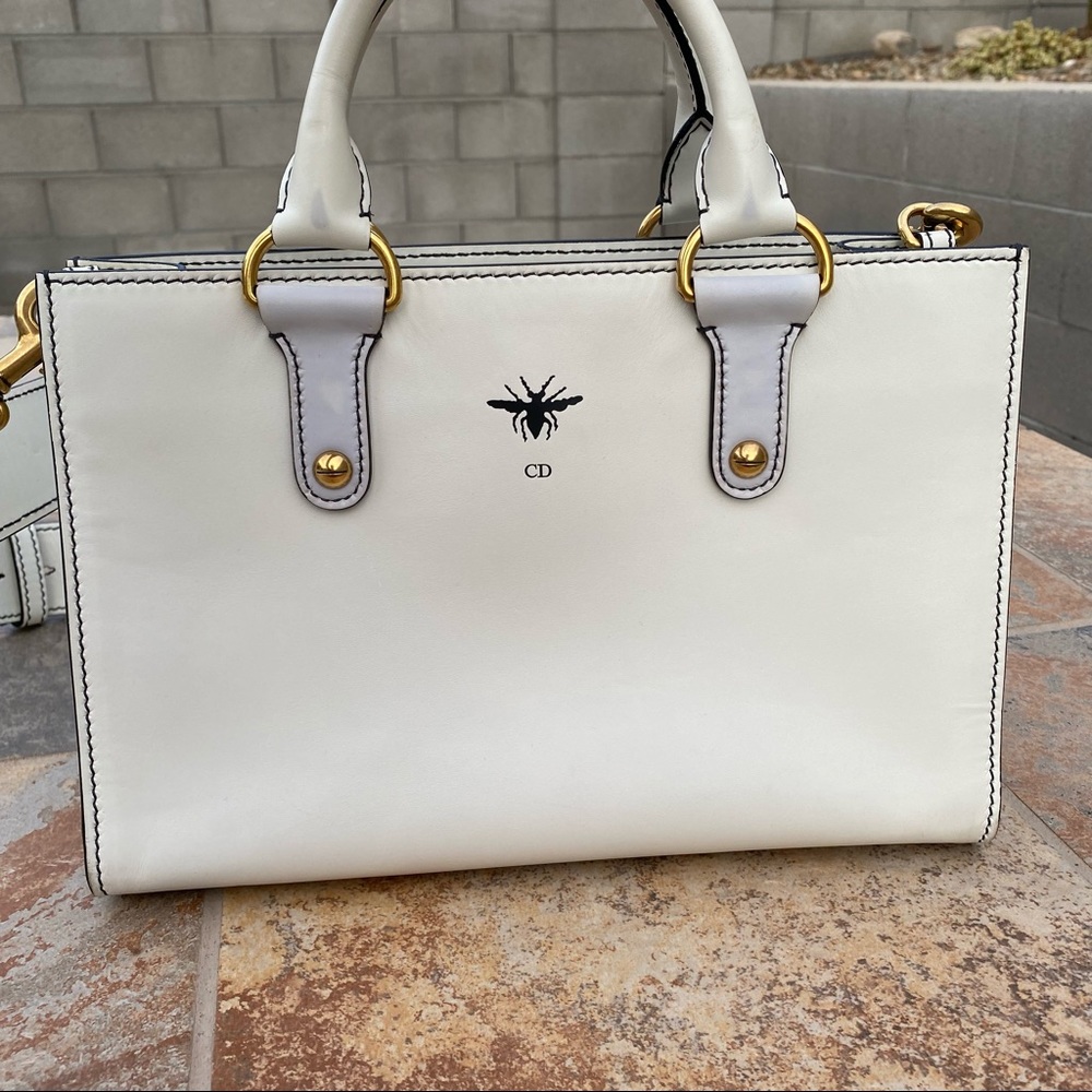 SOLD Christian Dior White Leather D-Bee Top Handle Bag - Picture 4 of 16